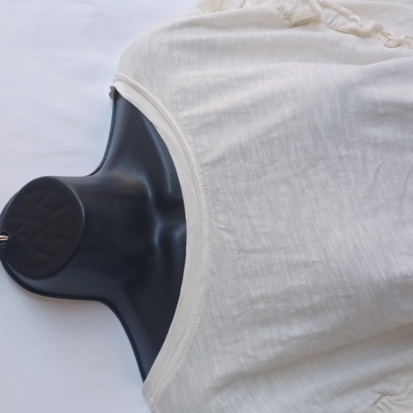 Anthropologie-  Pilcro Ruffled Open Back Top - Picture 3 of 9